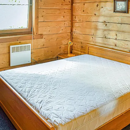 2 Bedroom In Casa vacanze *